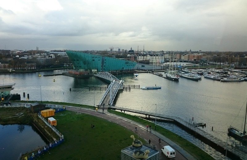 Nemo aan het water in amsterdam